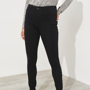 hollister high rise super skinny jeans in black